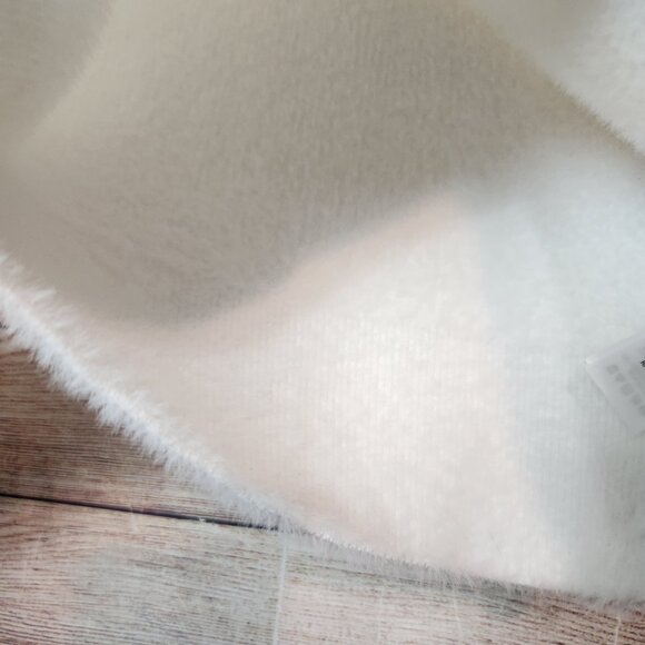 Bailey 44 Revolve Crew Neck Long Sleeve Sweater White Size XS Cropped Fuzzy - Picture 7 of 14